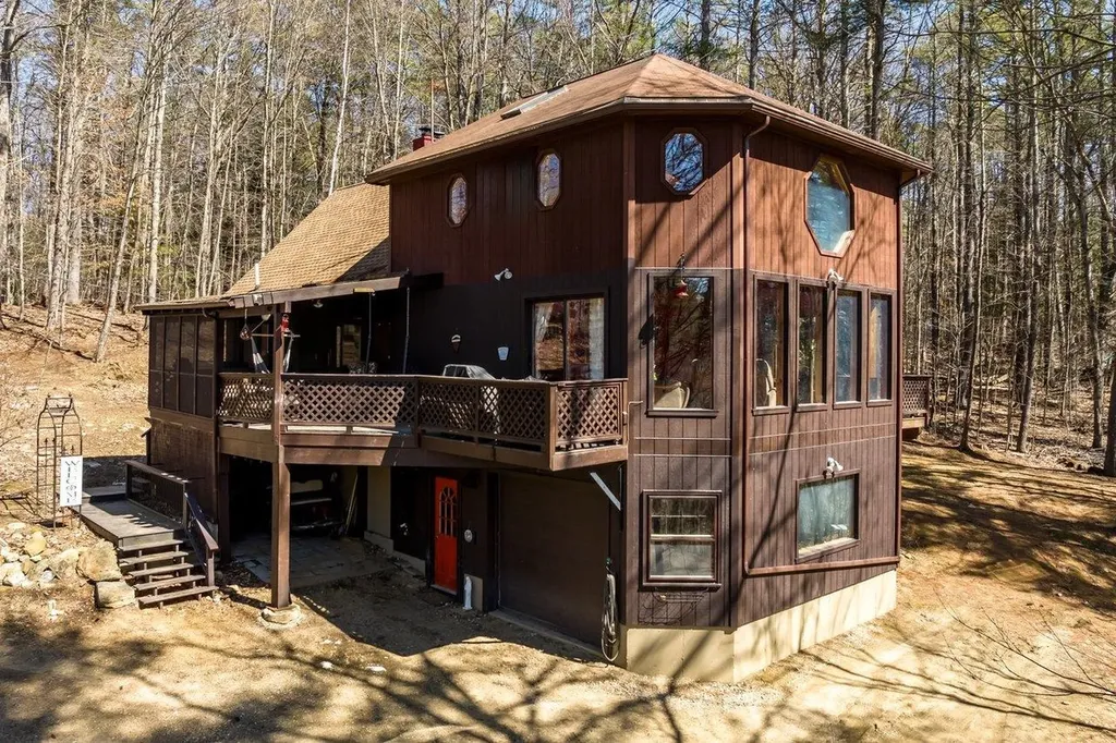 16 Douglas Drive Barnstead NH 03225