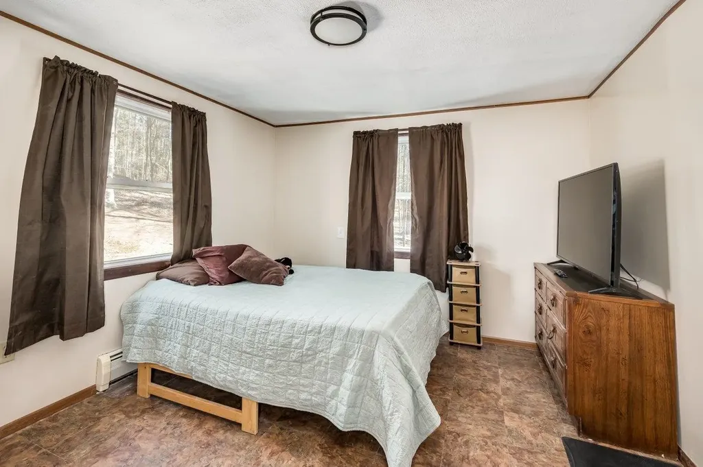 16 Douglas Drive Barnstead NH 03225