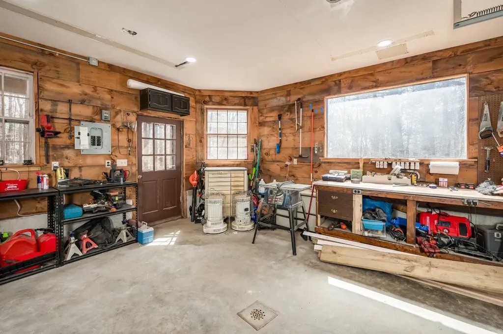 16 Douglas Drive Barnstead NH 03225