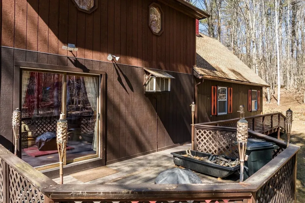 16 Douglas Drive Barnstead NH 03225