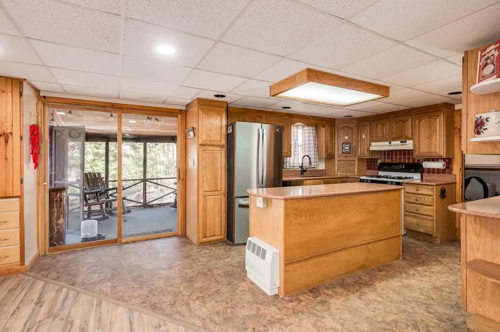 16 Douglas Drive Barnstead NH 03225