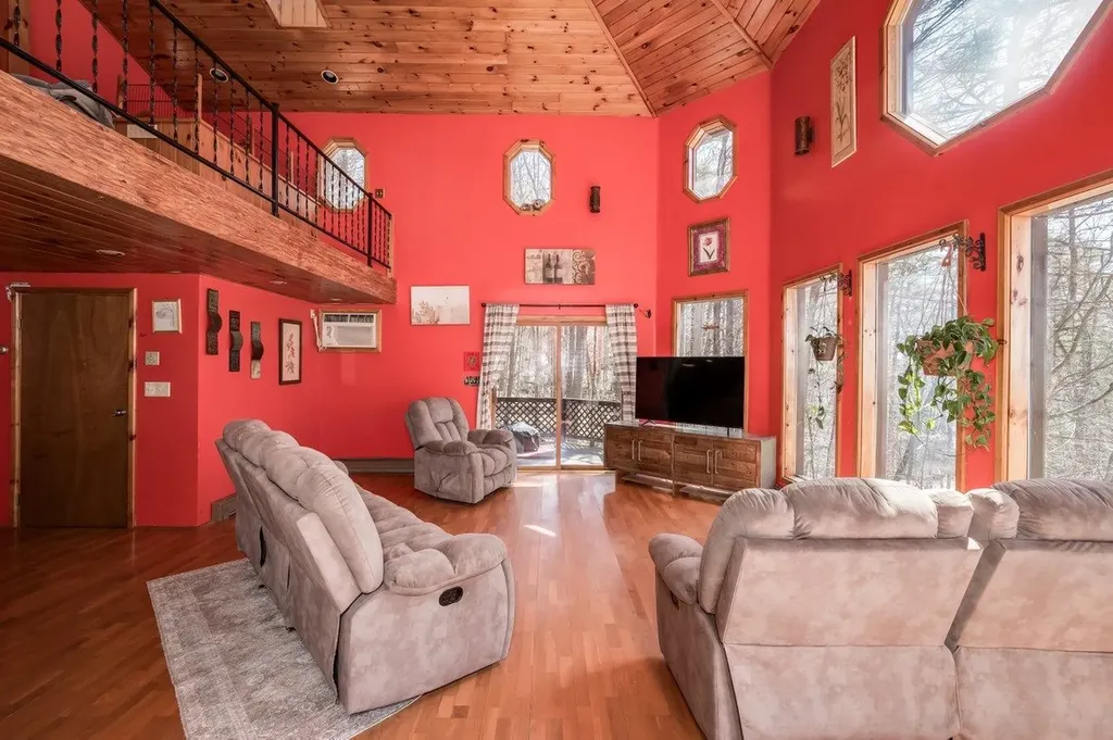 16 Douglas Drive Barnstead NH 03225
