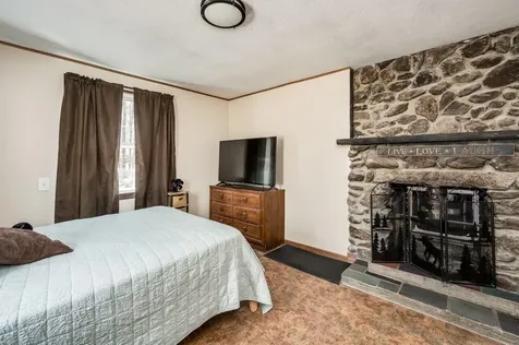 16 Douglas Drive Barnstead NH 03225