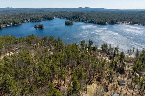 16 Douglas Drive Barnstead NH 03225