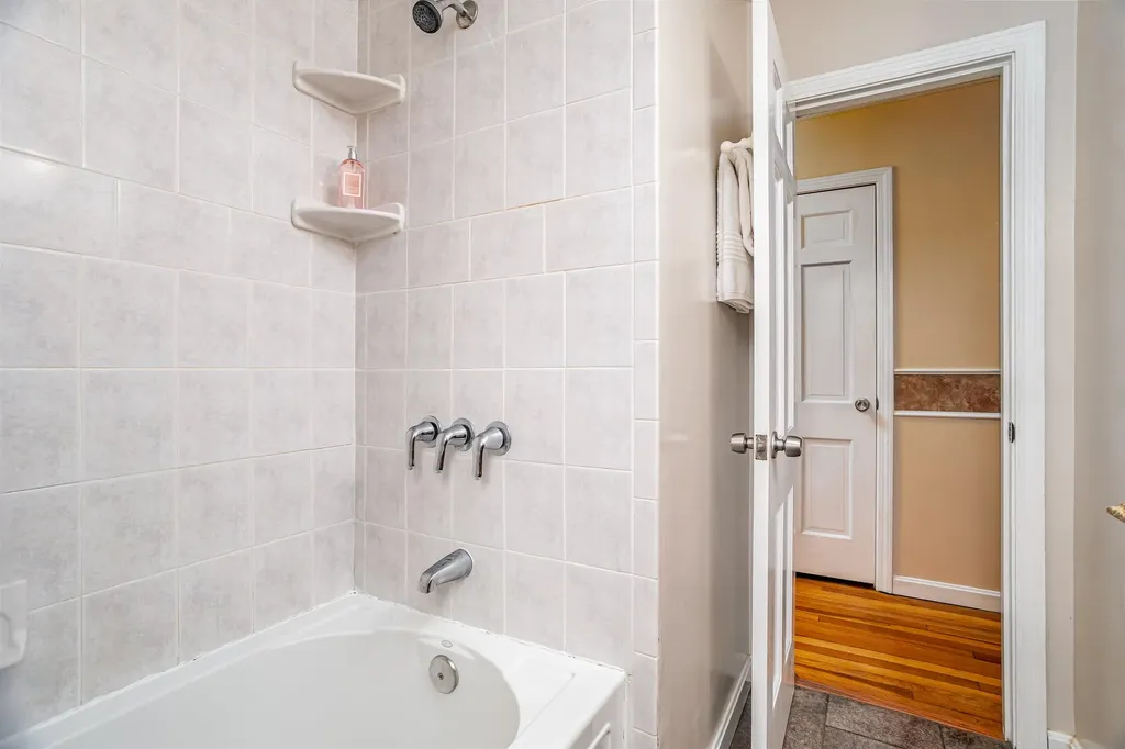 3 Wallace Drive Merrimack NH 03054