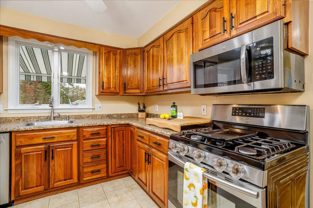 3 Wallace Drive Merrimack NH 03054
