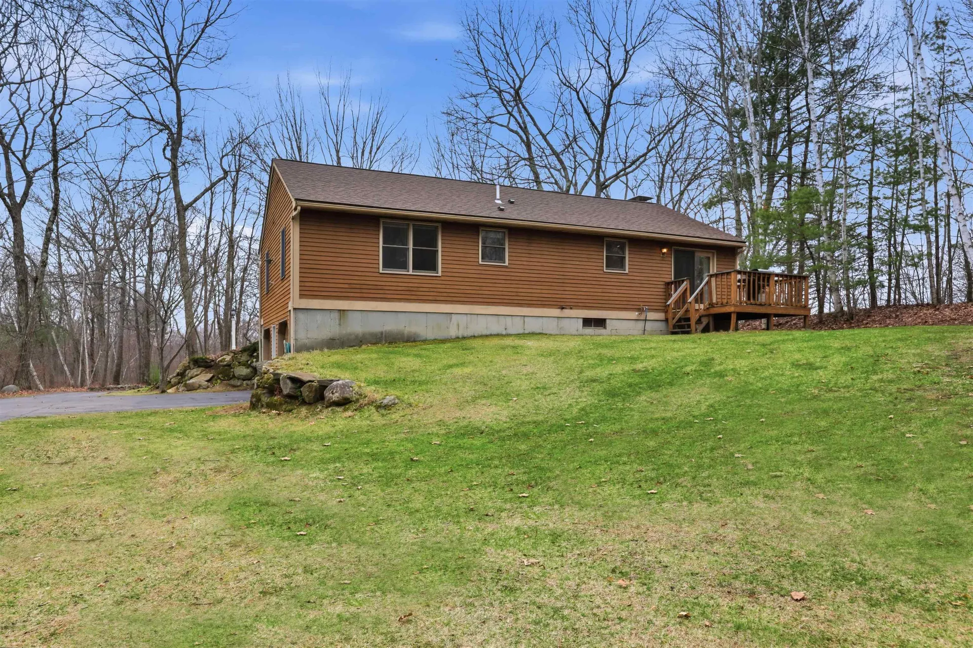 3 Cardinal Circle Londonderry NH 03053