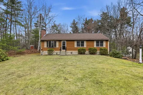 3 Cardinal Circle Londonderry NH 03053