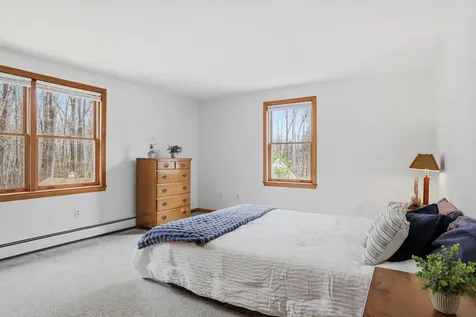 3 Cardinal Circle Londonderry NH 03053