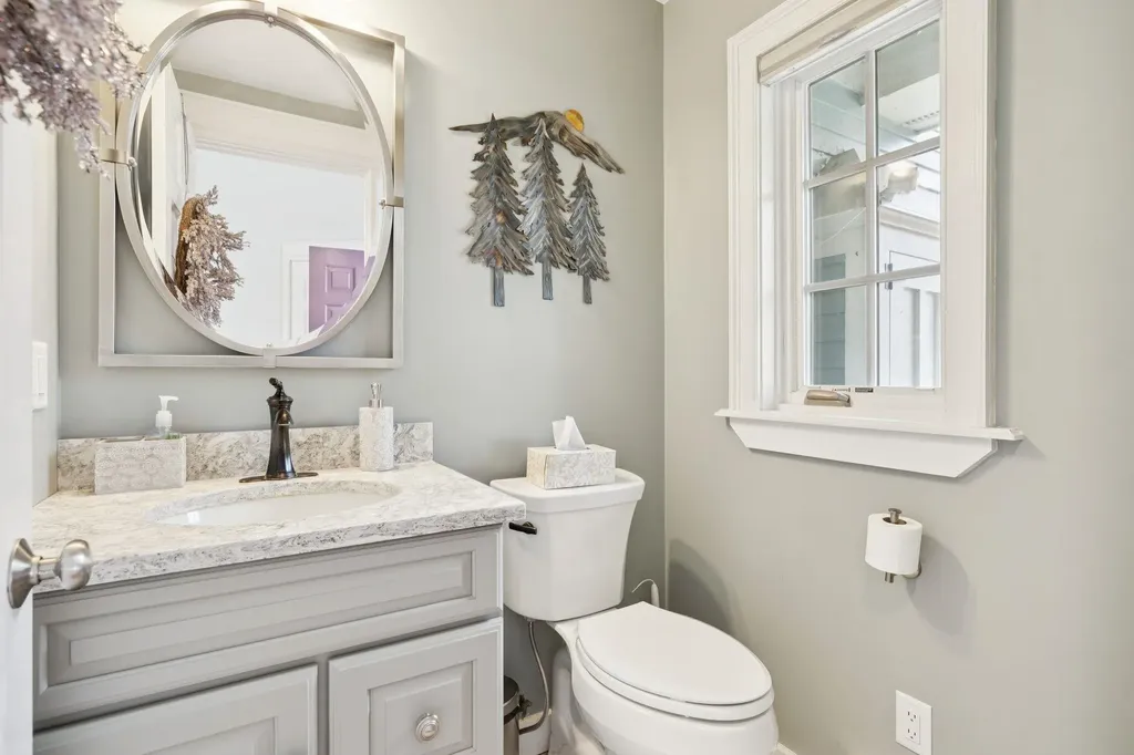 43 Woodland Trace New London NH 03257