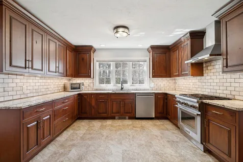 43 Woodland Trace New London NH 03257