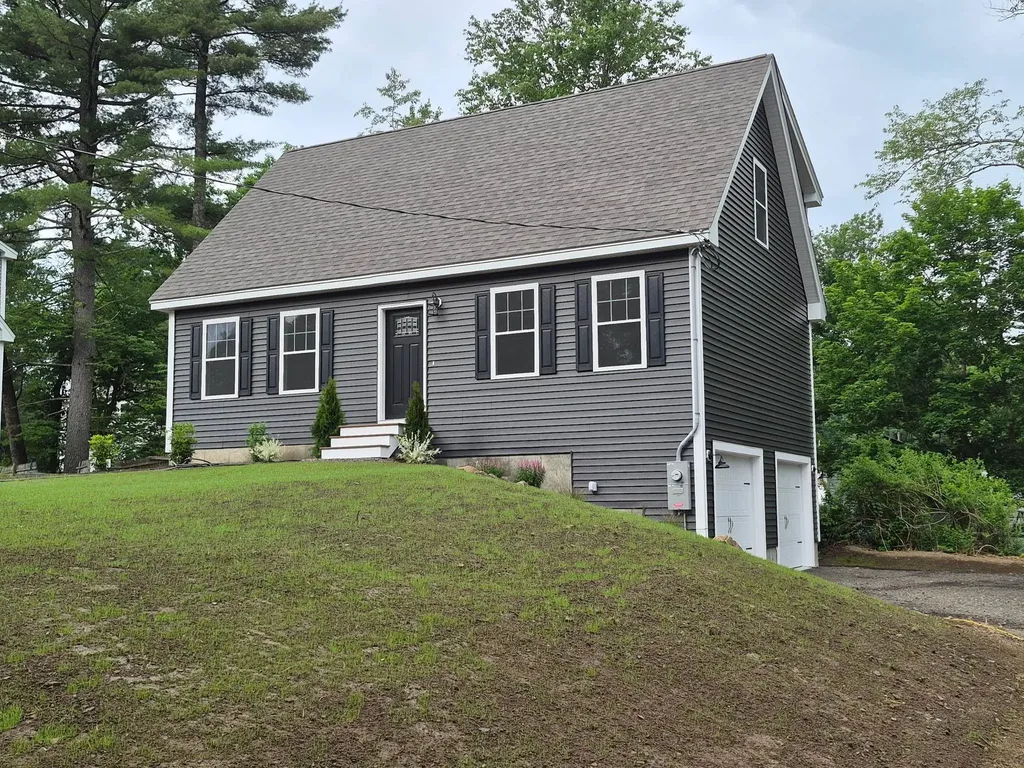 10 Phyllis Avenue Raymond NH 03077