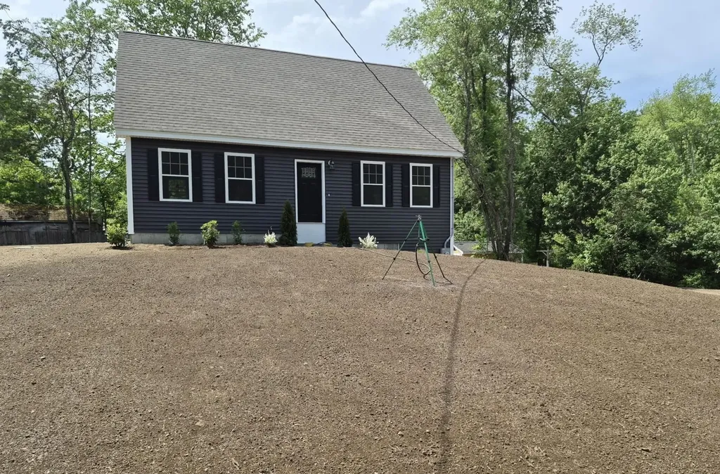 10 Phyllis Avenue Raymond NH 03077