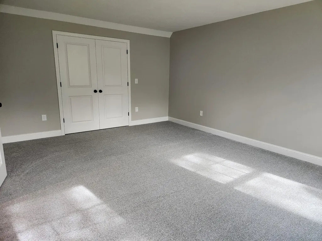 10 Phyllis Avenue Raymond NH 03077