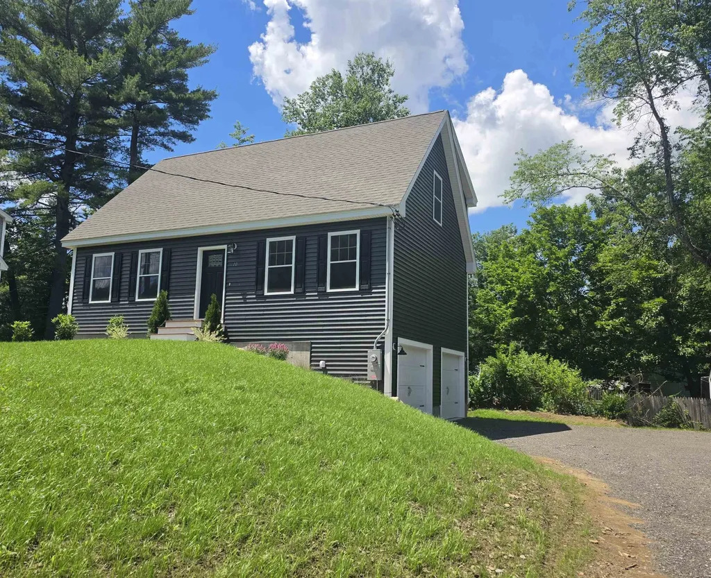 10 Phyllis Avenue Raymond NH 03077