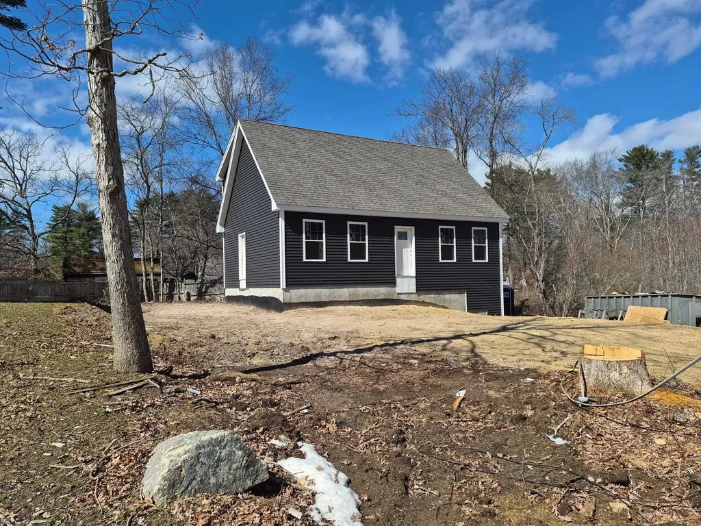 10 Phyllis Avenue Raymond NH 03077