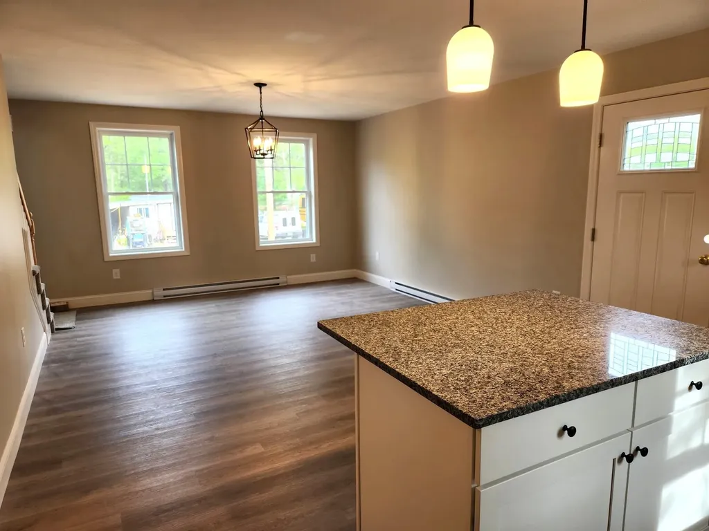 10 Phyllis Avenue Raymond NH 03077