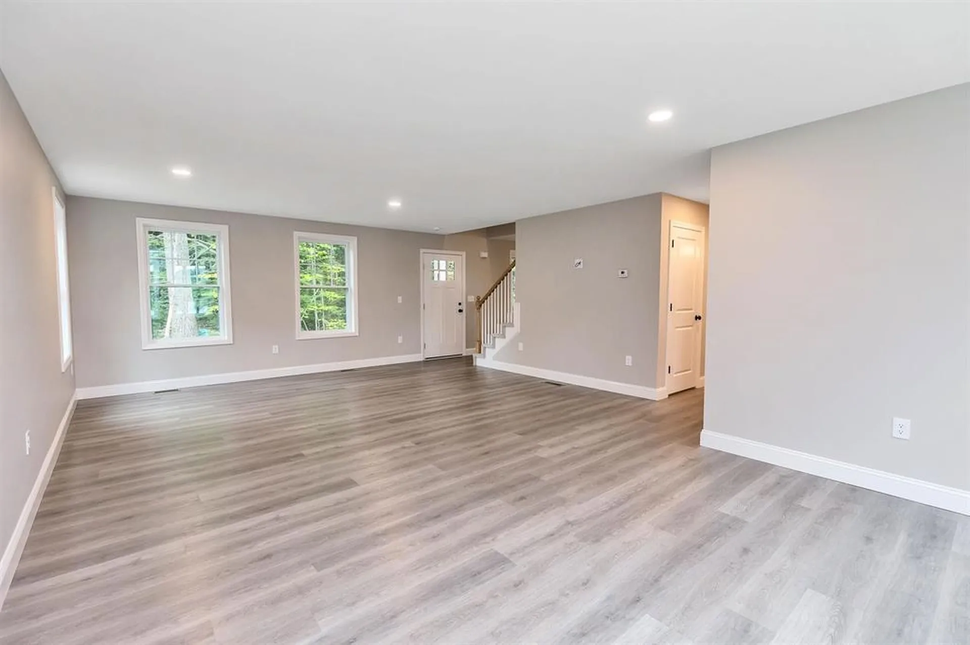 10 Phyllis Avenue Raymond NH 03077