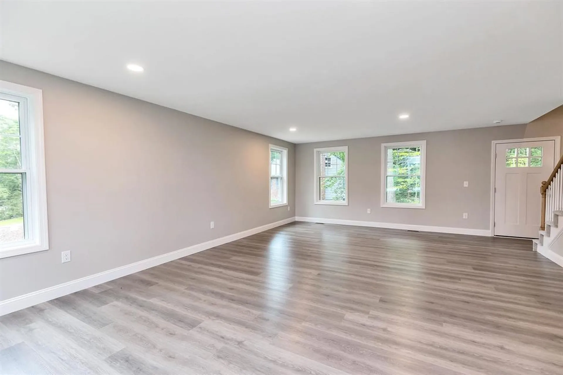10 Phyllis Avenue Raymond NH 03077