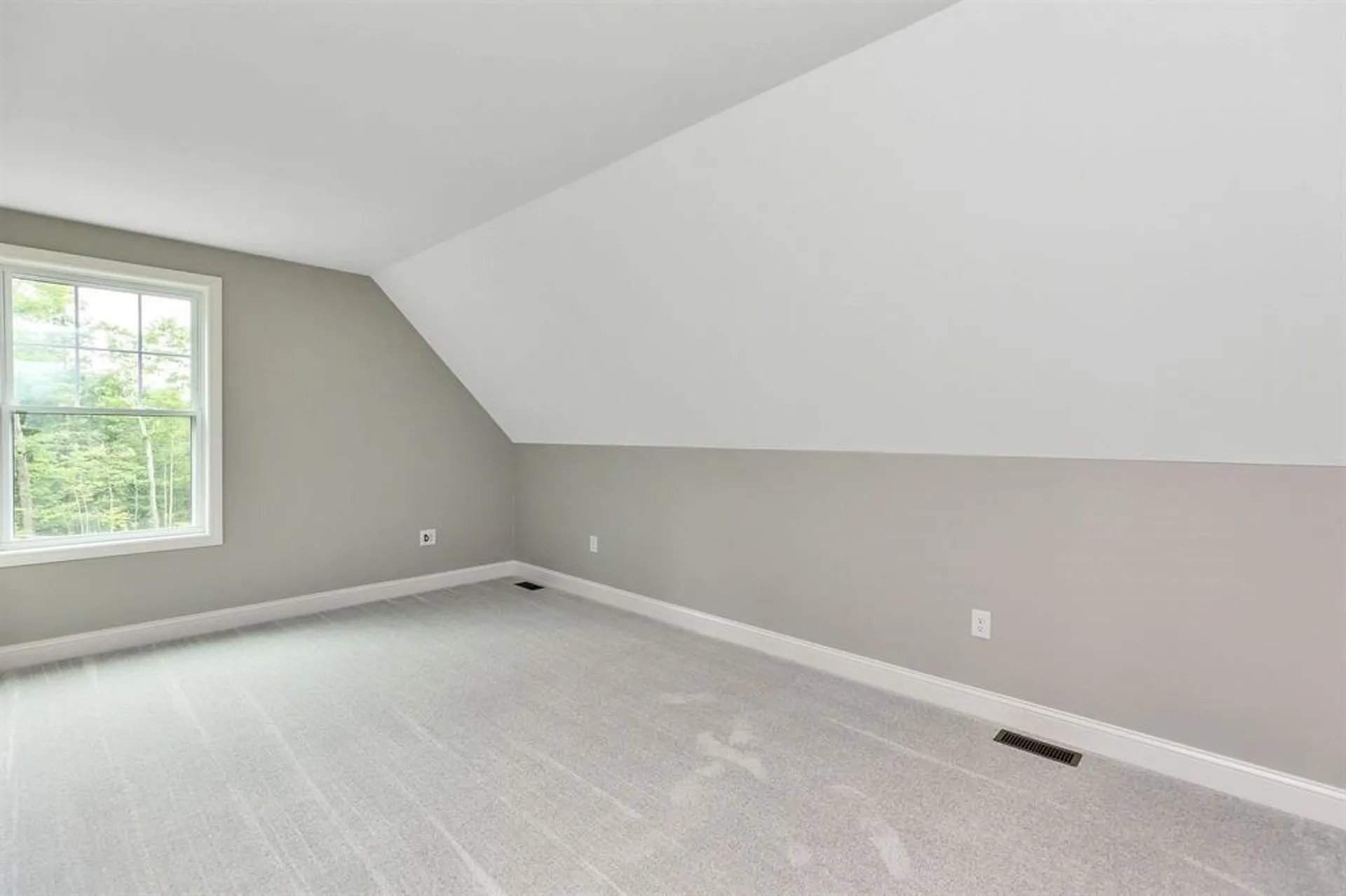 10 Phyllis Avenue Raymond NH 03077