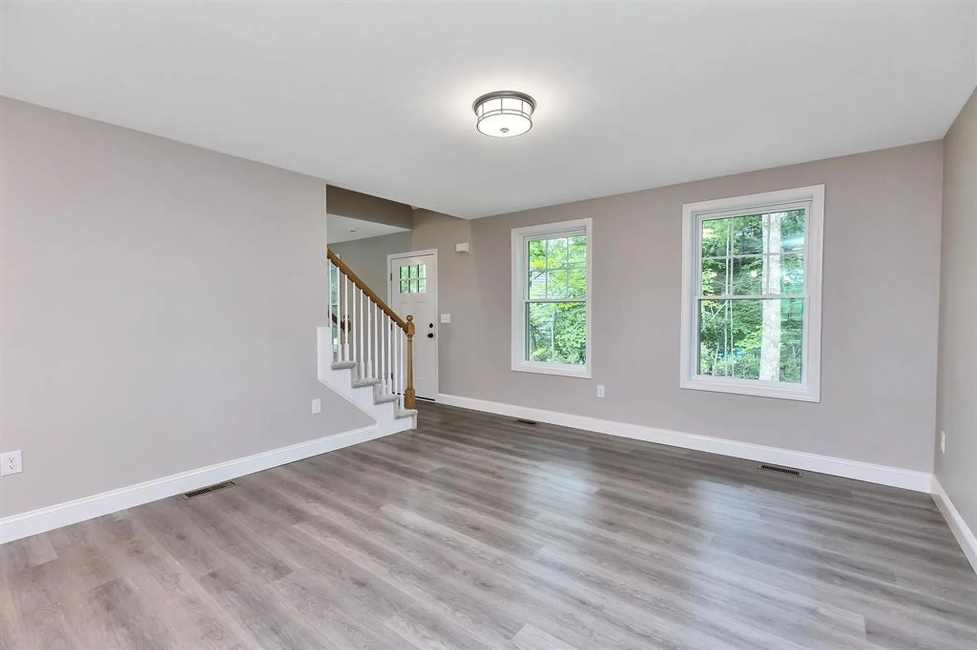 10 Phyllis Avenue Raymond NH 03077