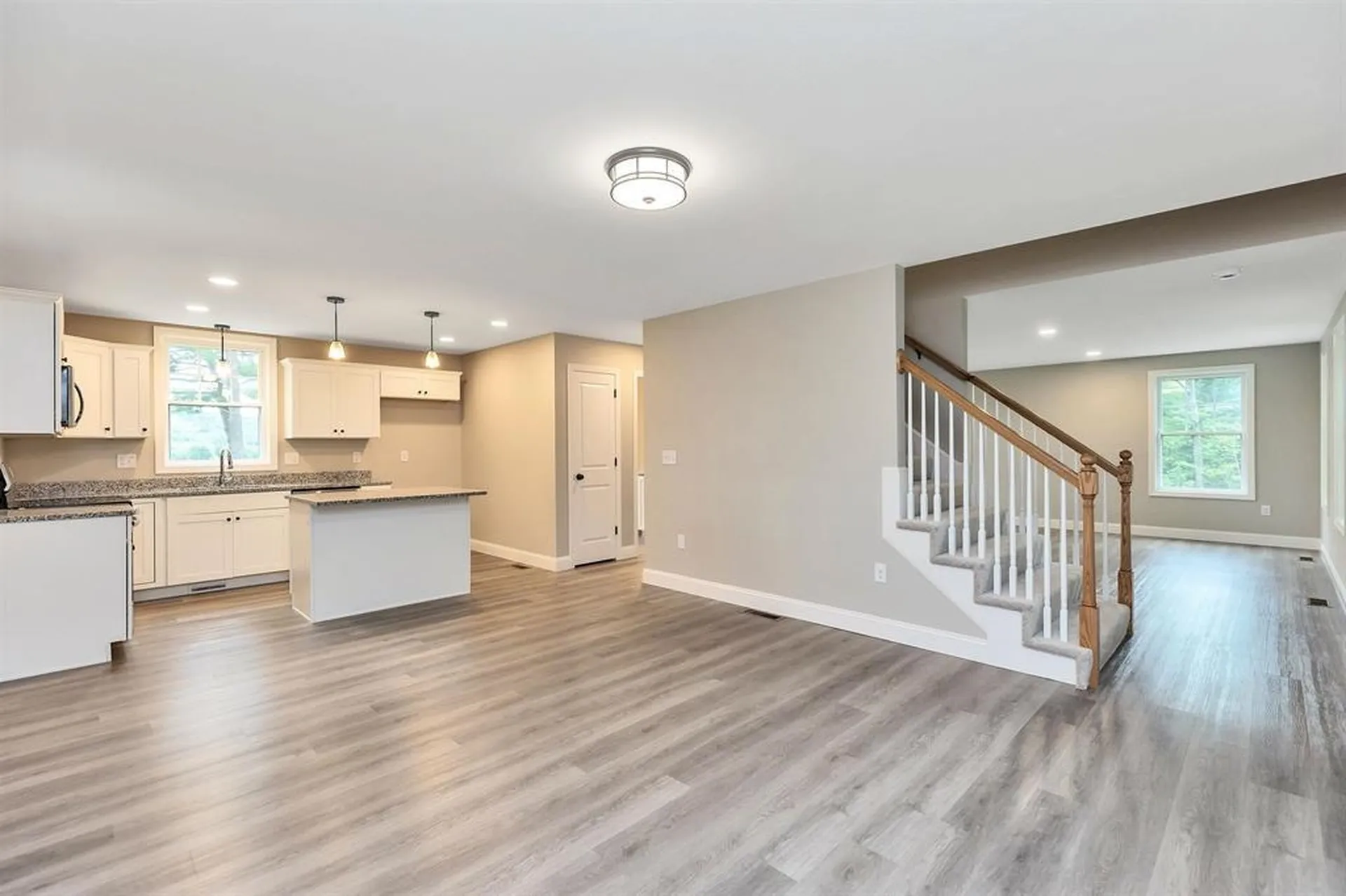 10 Phyllis Avenue Raymond NH 03077