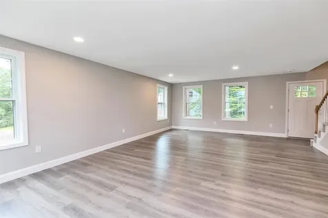 10 Phyllis Avenue Raymond NH 03077