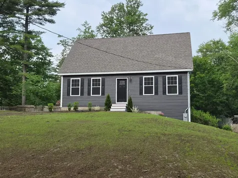10 Phyllis Avenue Raymond NH 03077