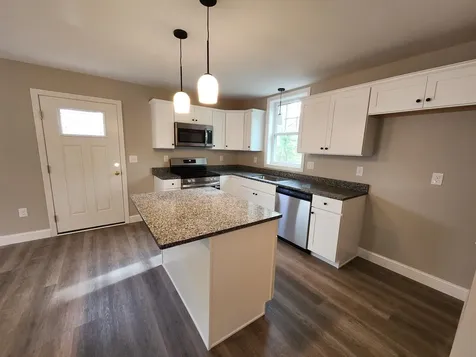10 Phyllis Avenue Raymond NH 03077