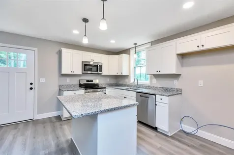 10 Phyllis Avenue Raymond NH 03077