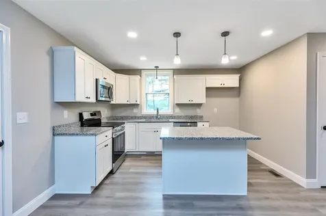 10 Phyllis Avenue Raymond NH 03077