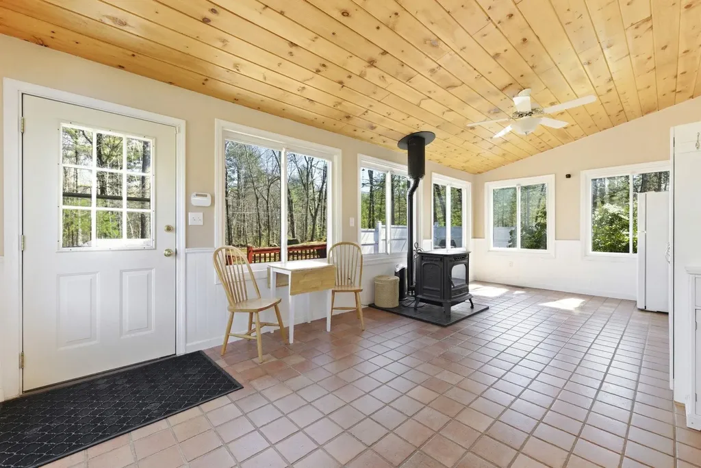 82 Truell Road Hollis NH 03049