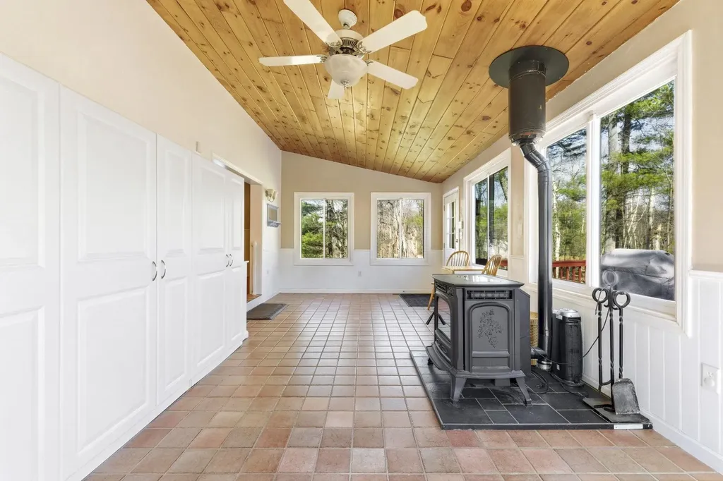82 Truell Road Hollis NH 03049