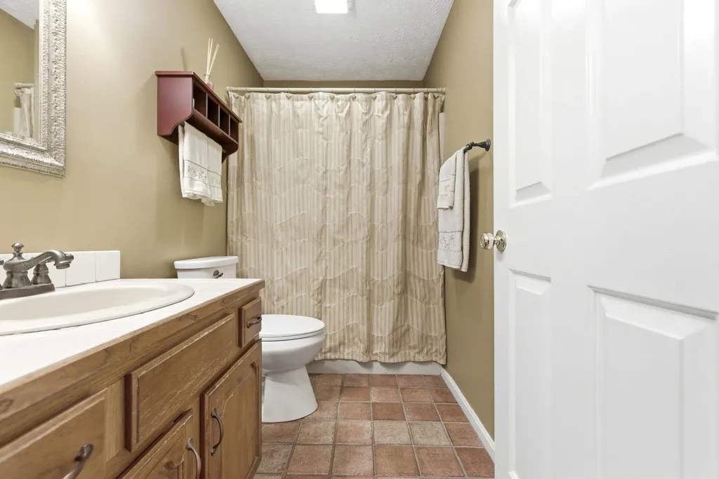 82 Truell Road Hollis NH 03049