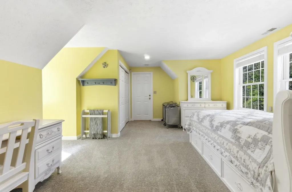 82 Truell Road Hollis NH 03049