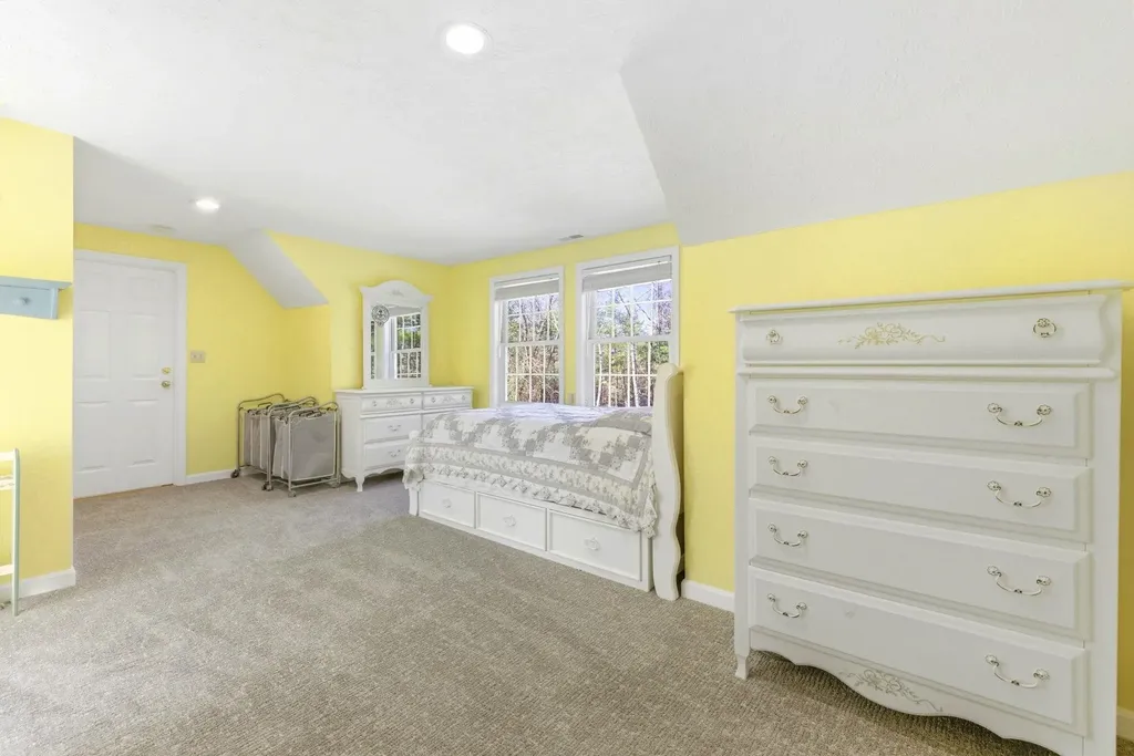 82 Truell Road Hollis NH 03049