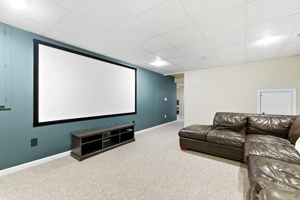 82 Truell Road Hollis NH 03049