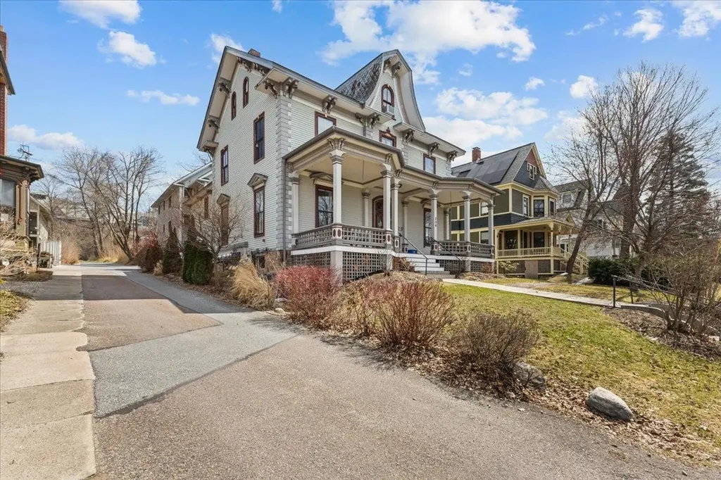 204 South Union Street Burlington VT 05401
