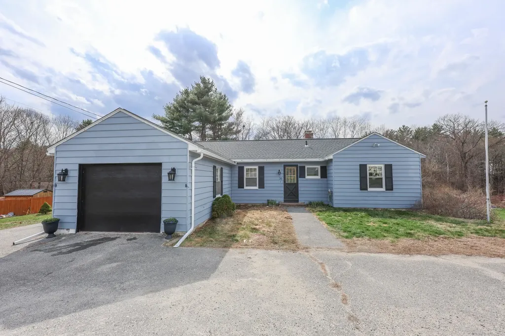 35 Indian Ridge Road Hopkinton NH 03229