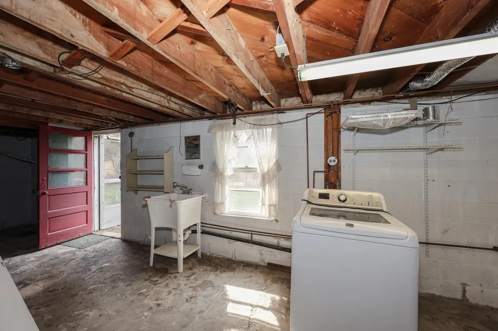 35 Indian Ridge Road Hopkinton NH 03229