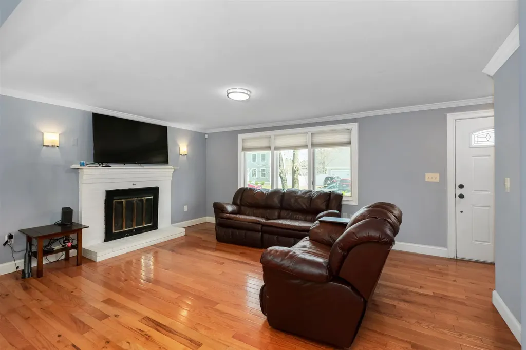 2 Forge Drive Nashua NH 03060