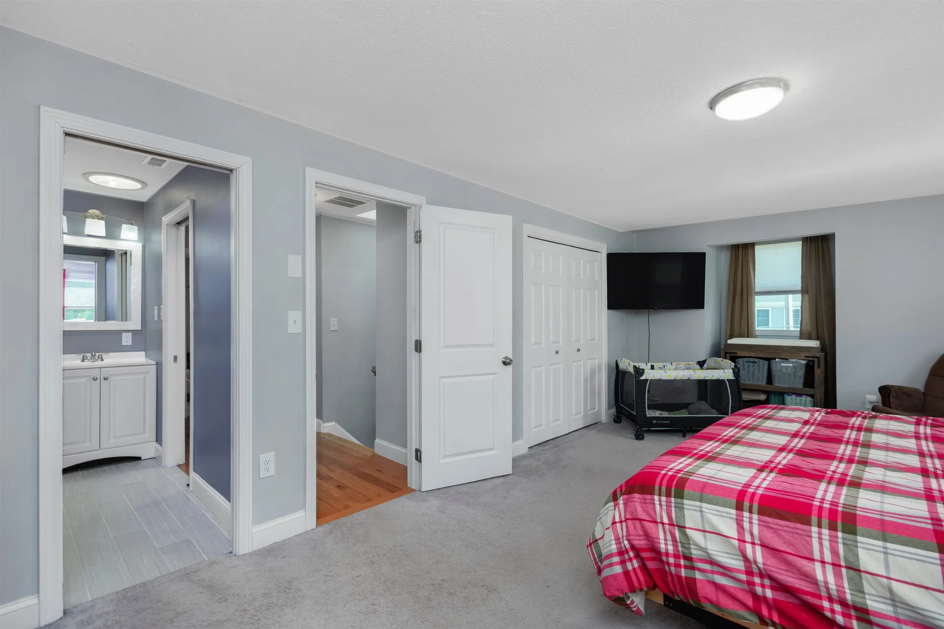 2 Forge Drive Nashua NH 03060