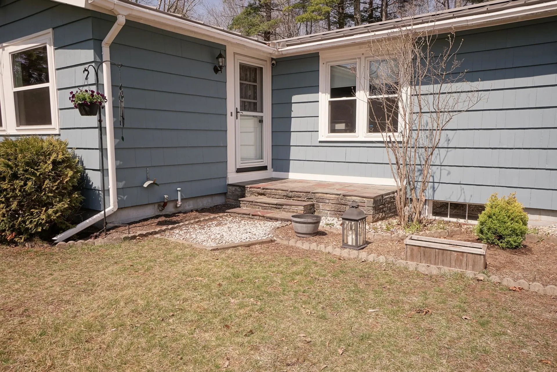 17 Rockrimmon Road Kingston NH 03848