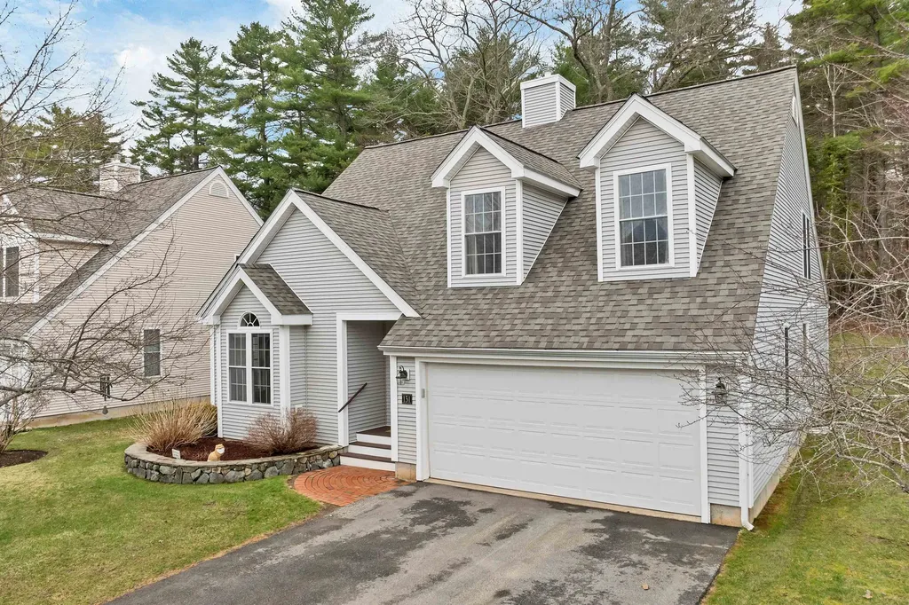 131 Hampton Meadows Hampton NH 03842