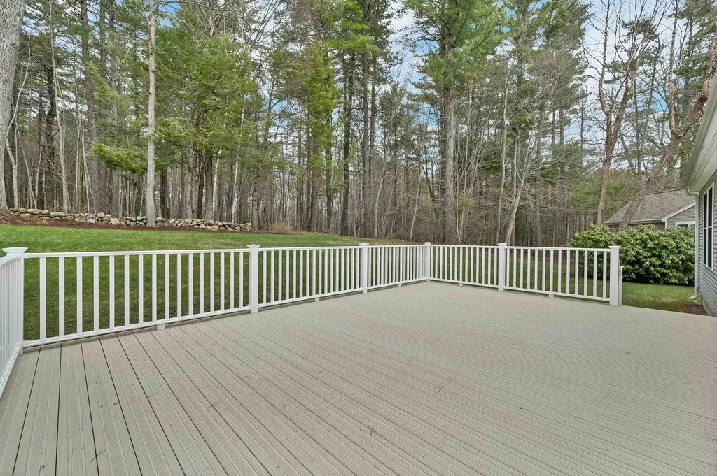 131 Hampton Meadows Hampton NH 03842