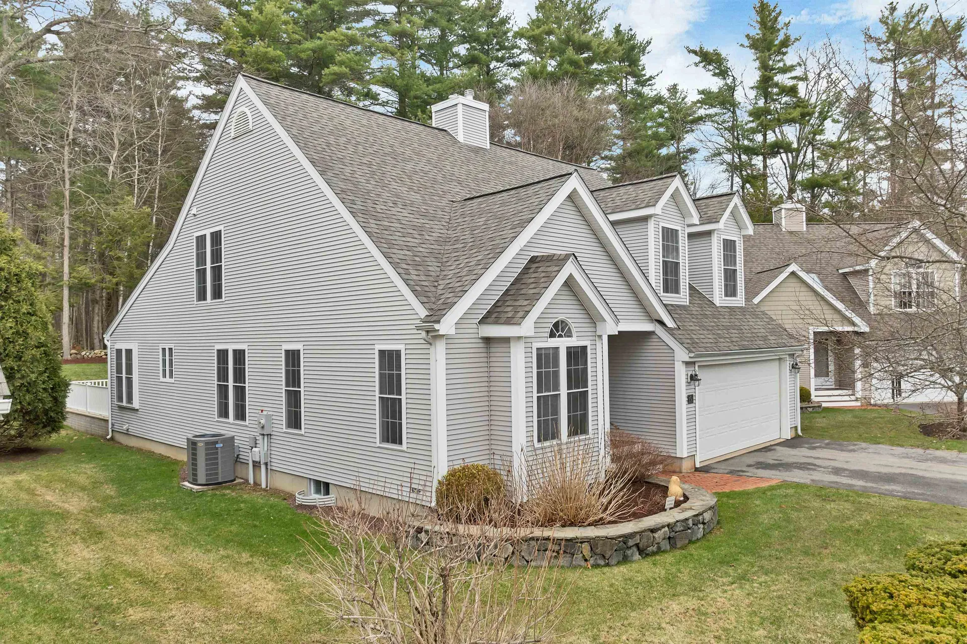 131 Hampton Meadows Hampton NH 03842