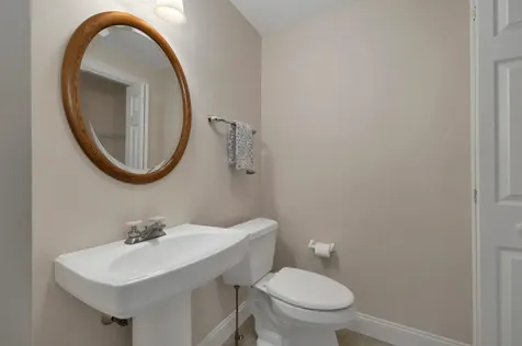 131 Hampton Meadows Hampton NH 03842