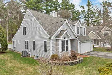 131 Hampton Meadows Hampton NH 03842
