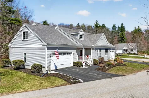 22 Mill Pond Road Brentwood NH 03833-6139