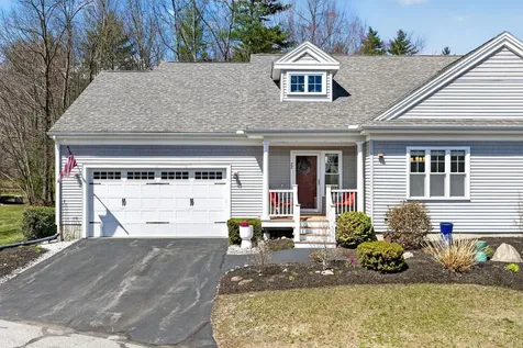 22 Mill Pond Road Brentwood NH 03833-6139